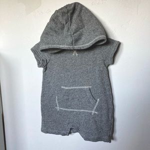 GAP Terry Cloth Hooded Onesie 6-12 mo